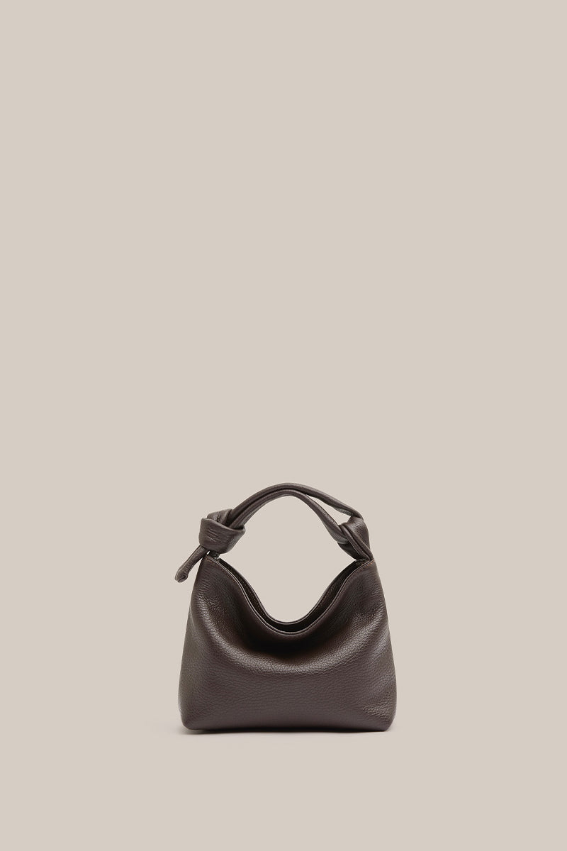 S03-JessMiniDarkChocolatePebbledLeatherPouch-26642-Vestirsi-0052_0e469b49-64df-4477-976d-4fb112980ab9.jpg