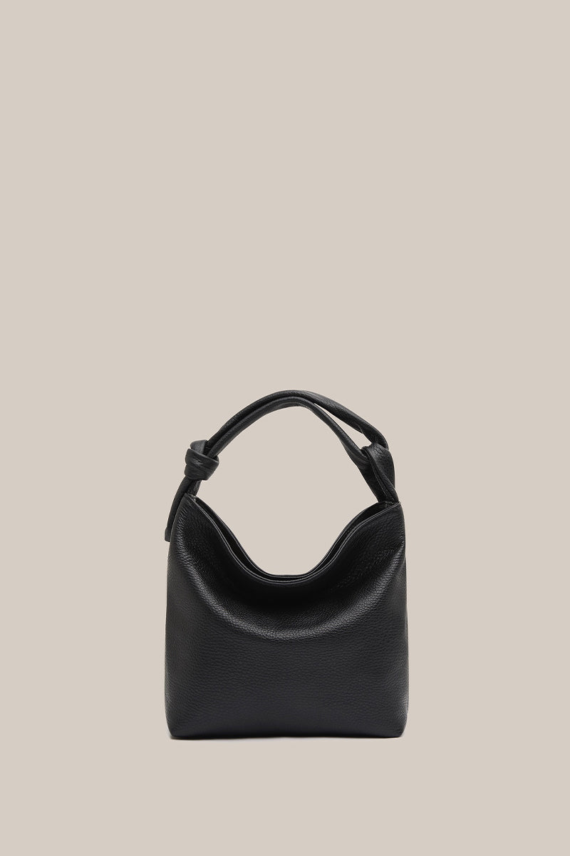 S09-JessLargeBlackPebbledLeatherPouch-26642-Vestirsi-0147_f87cbbdb-687c-45f1-b9f9-a2e98663974a.jpg