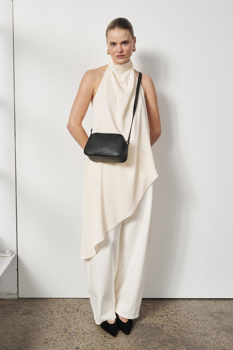 Vera Black Camera Crossbody Bag